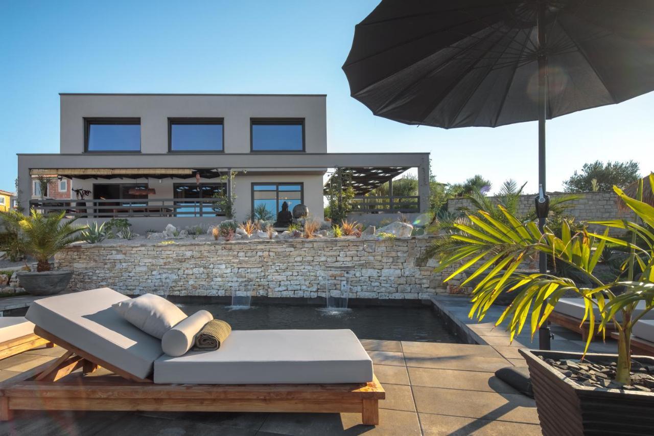 Villa Merapi Sveti Lovreč Pazenatički Exterior foto
